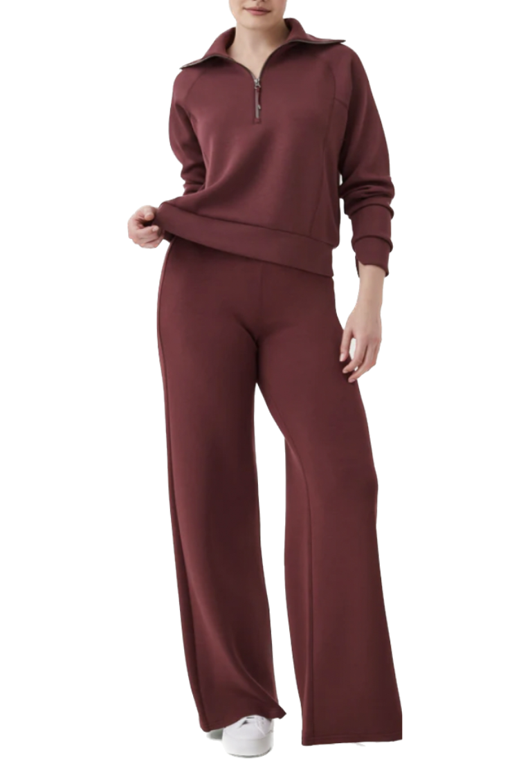 Air Essentials Wide Leg Pants Spice is made with spacer fabric that’s lightweight, luxuriously soft and ultra drapey. Designed with refined comfort to feel silky against your skin, these ultimate throw-on-and-go styles will take you anywhere and everywhere.  47% Modal 46% Polyester 7% Elastane 
