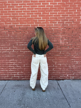 Embroidered Barrel Jeans