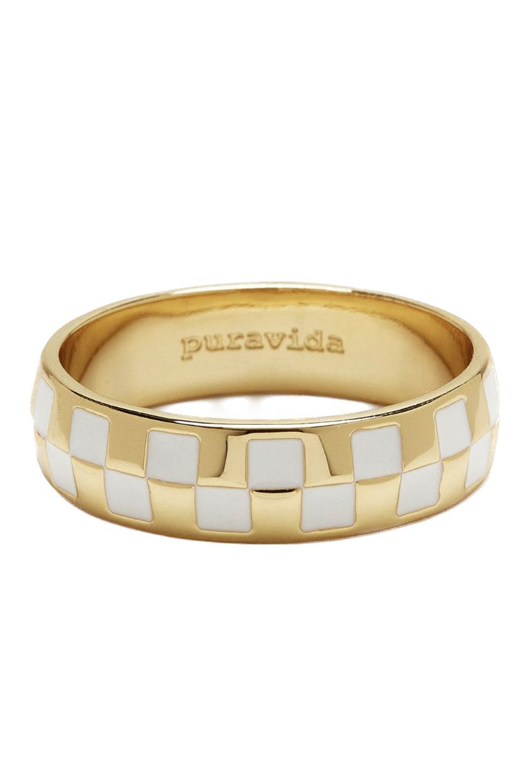 Pura Vida Checkerboard Ring in Gold  Give your ‘fit a hit of ‘90s vibes with our Checkerboard Ring. Featuring an enameled black and white checkerboard design, this style is anything but square!