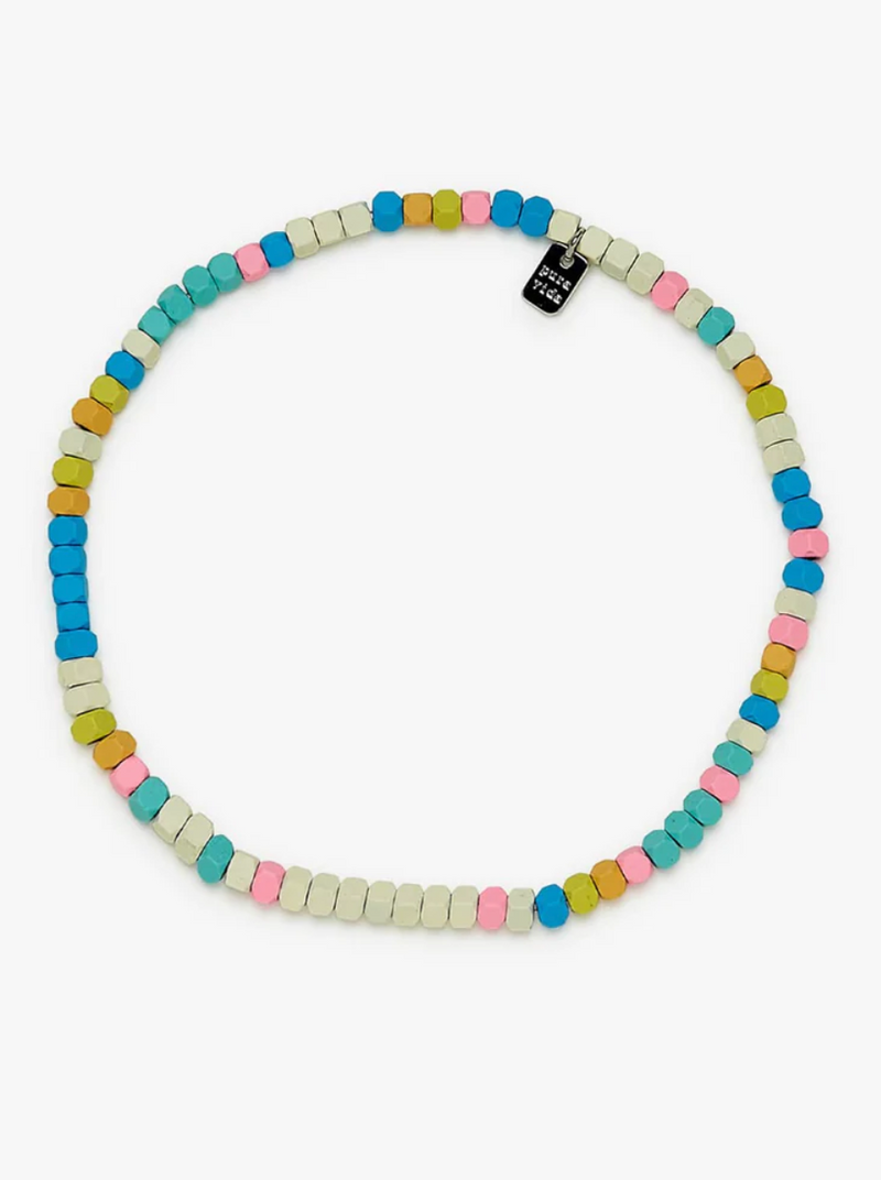 Introducing our stunning Bahama Bead Stretch Anklet, the perfect accessory for any summer look! With vibrant and colorful hematite beads, this slip-on style anklet will add a pop of color to your outfit and make you stand out from the crowd.
