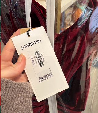 Sherri Hill: 55651 Ruby : Size 6