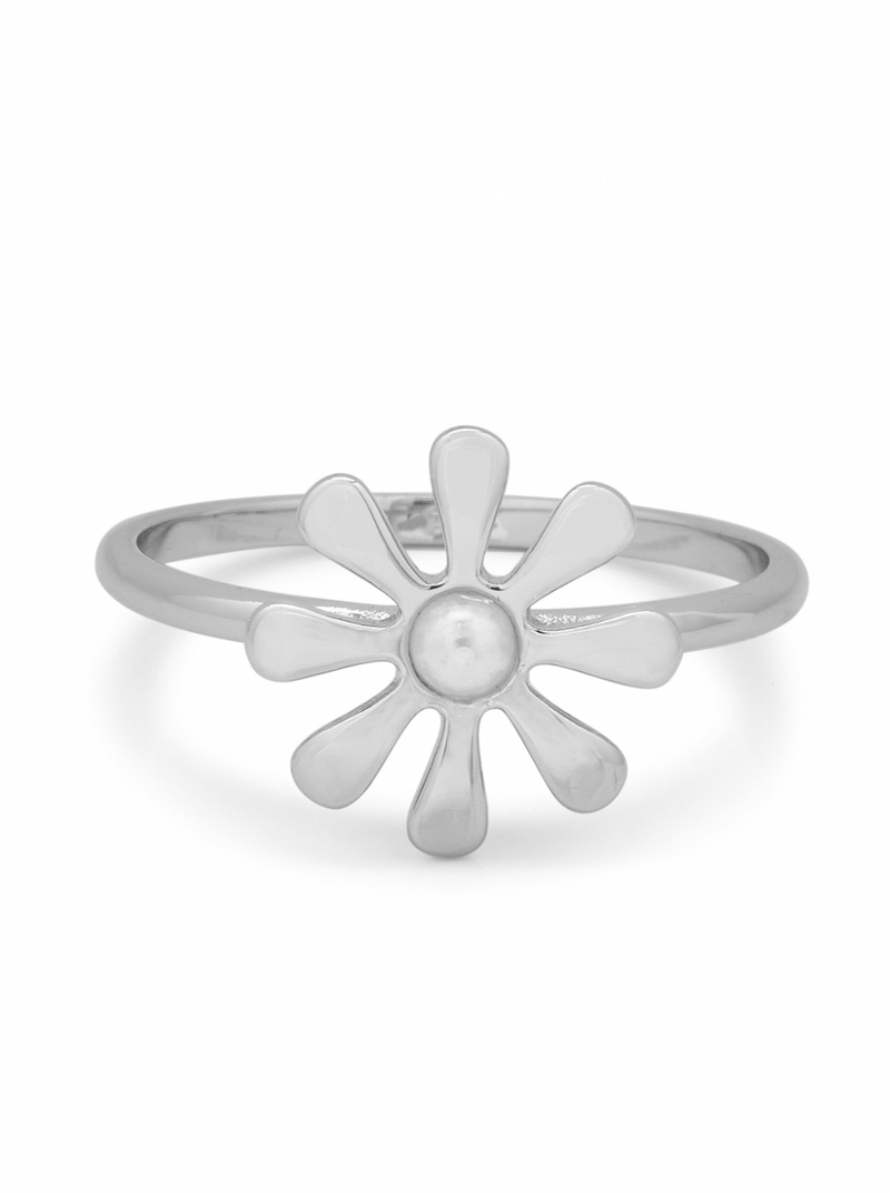 We're getting all the Pura Vida vibes from our new Flower Power Ring! This spring time dream of a ring comes with a flower with faux pearl center and a silver finish. 